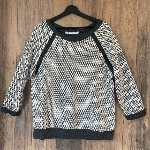 Women’s 1X Gibson Gray & White Patterned Sweater - Picture 2 of 12